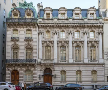 Facade of a mansion on fifth avenue