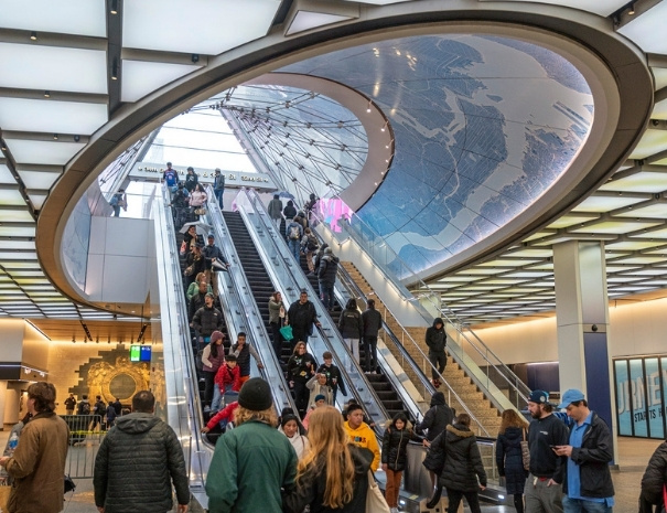 Entrance to LIRR Concourse